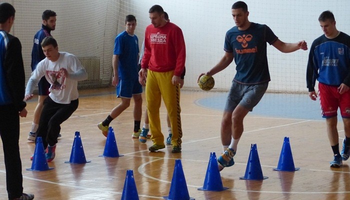 juniori94_trening_slalom